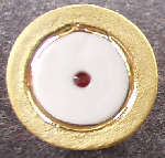 RING:
handgefertigtes Limoges Porzellanplttchen,
ø ~16mm,
mattgold + glnzend, 24ct,
m. Granat, Facettenschliff